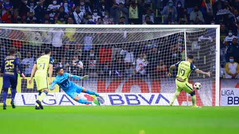 El cobro de Emanuel Aguilera para el 1-0 del América.