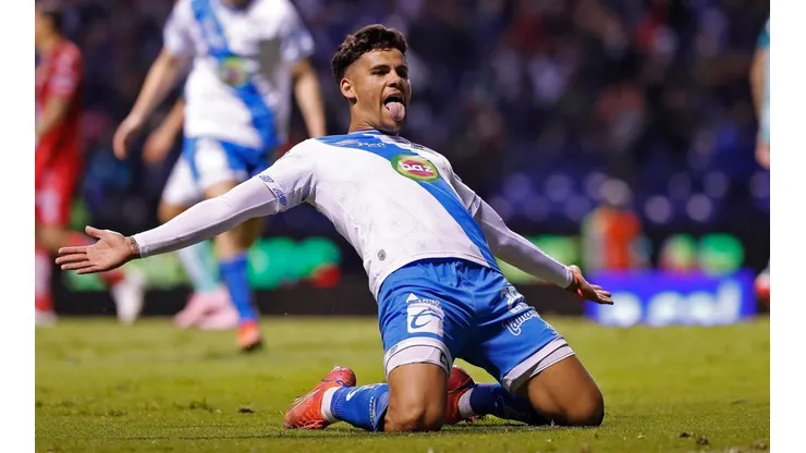 Maximiliano Araujo selló el triunfo con el 2-1 de la voltereta.