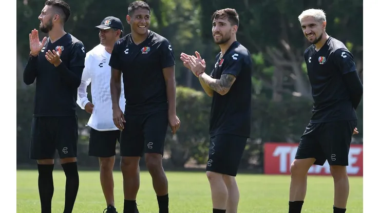 Diego Valdés con Fernando Gorriarán y Luis Romo previo al Juego de Estrellas.