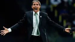 El timonel santista es el candidato para suplir a Tabárez