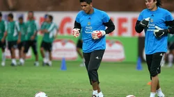 Oswaldo Sánchez y Guillermo Ochoa en un entrenamiento de la selección mexicana.