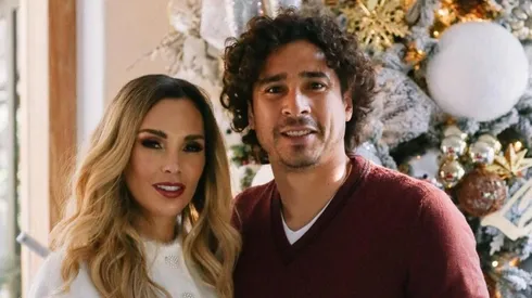 La esposa de Memo Ochoa recibe agresiones de un aficionado.