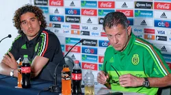 Guillermo Ochoa y Juan Carlos Osorio en la eliminatoria para el Mundial Rusia 2018.