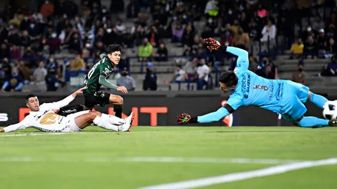 Omar Campos sentenció el 3-0 del Santos sobre los Pumas.