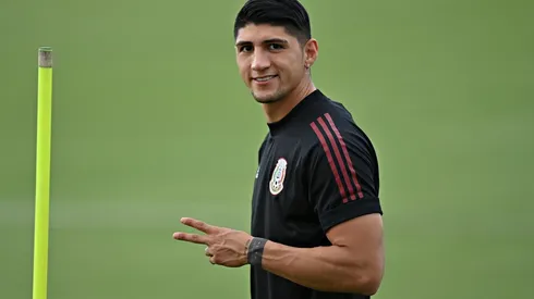 El atacante mexicano sigue lidiando con las lesiones