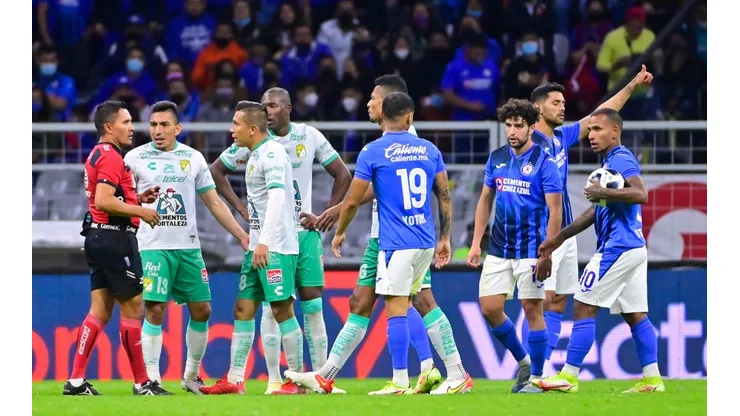 El protocolo contra el grito homofóbico fue aplicado en el partido Cruz Azul contra León.