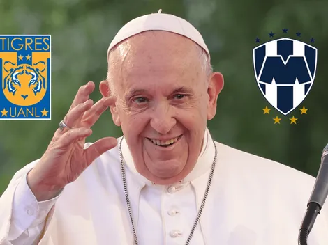 VIDEO: El Papa Francisco recibió las playeras de Monterrey y Tigres UANL