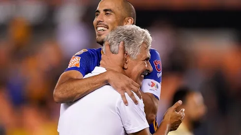 Ricardo Ferretti y Guido Rodríguez en un partido de la Leagues Cup 2019.