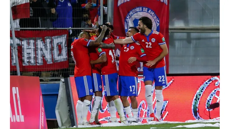 La selección chilena jugaría con futbolistas de su liga nacional y de la Liga MX.