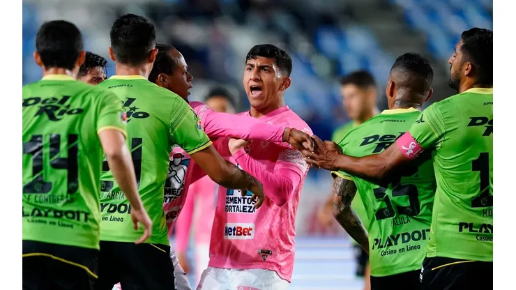Partido caliente entre Pachuca y Juárez.