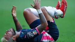 Así fue el rodillazo que recibió Duván Vergara.