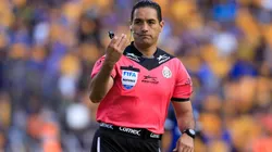 Roberto García Orozco cuando era árbitro de la Liga MX.
