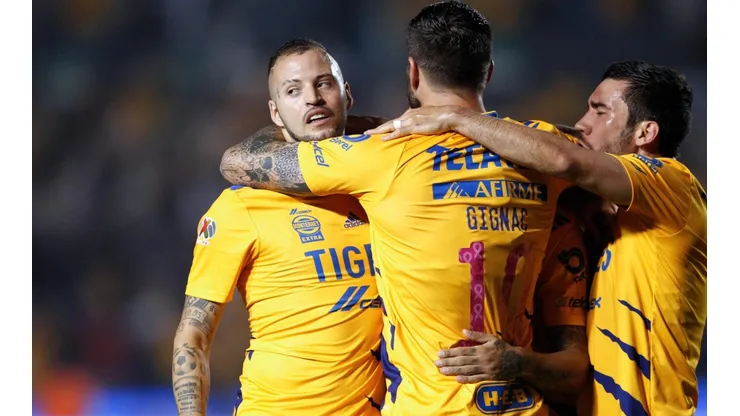 El Diente anotó un golazo para el 2-0 de Tigres ante Pachuca.