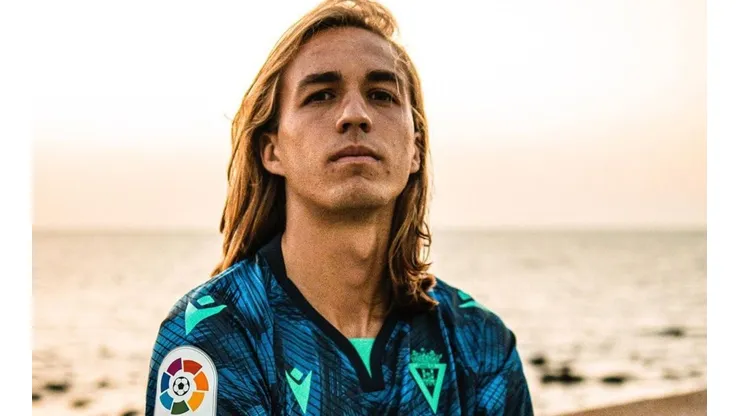 El jugador español acaba de debutar con el Primer equipo del Cádiz