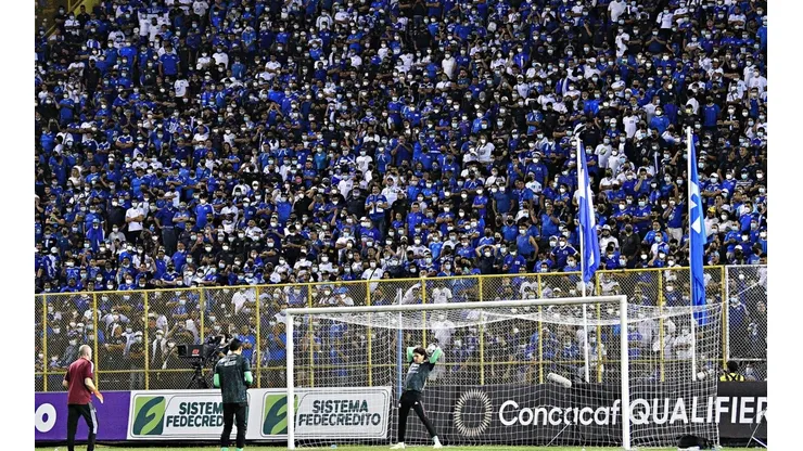 La Selección mexicana recibió mucha hostilidad por parte de El Salvador.