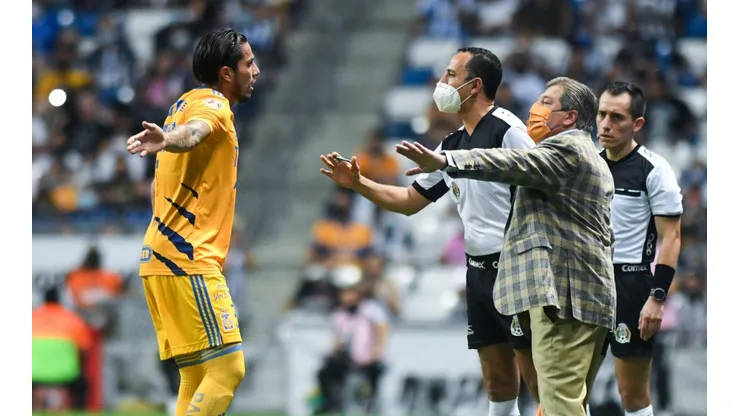 Carlos Salcedo y una indirecta para Miguel Herrera.
