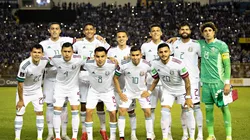 El once inicial de México contra El Salvador en el estadio Cuscatlán.