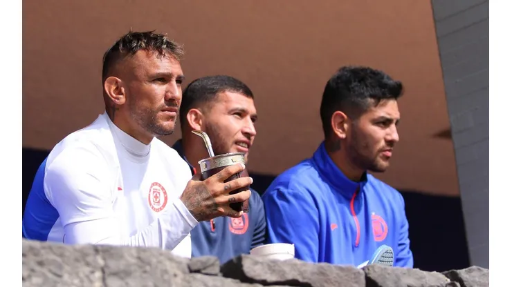 Directiva de Cruz Azul le dio las gracias a Walter Montoya