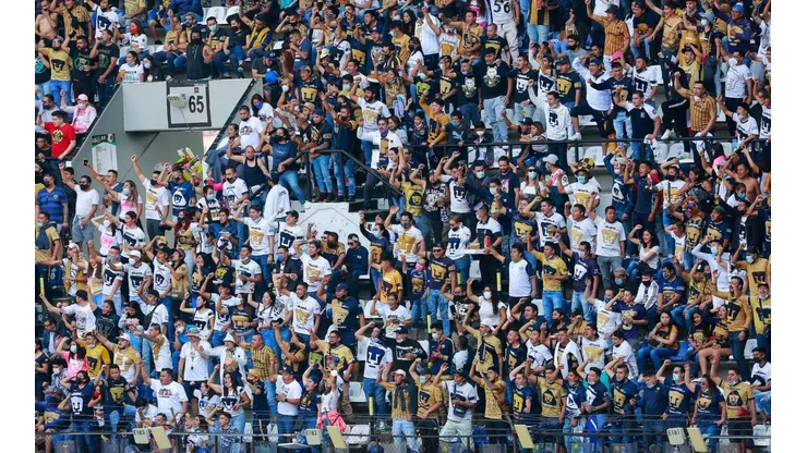 La afición de Pumas tuvo fuertes enfrentamientos con la de América.