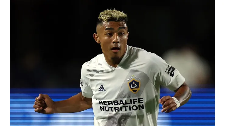 Julian Araujo se inclinó por México y no por USA.