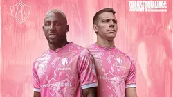 Furch y Quiñones presentan la nueva playera de Atlas.
