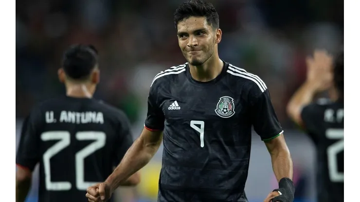 El delantero de los Wolves volverá a jugar con la Selección Mexicana