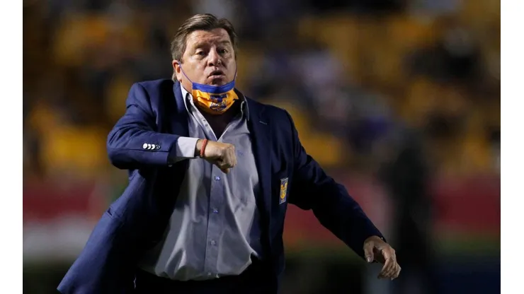 Miguel Herrera y los Tigres han ganado un partido de cinco en el estadio Universitario.