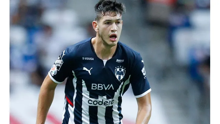 César Montes tiene contrato con el Monterrey hasta diciembre de 2026.