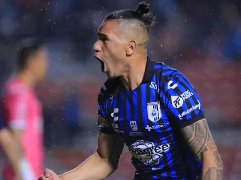 Dos Santos sorprende a Chivas para que Querétaro abra el marcador