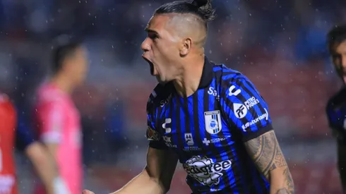 Querétaro rompe el cero ante Chivas.