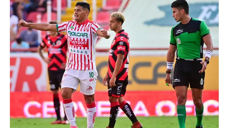 El Tanque Salas marcó el segundo gol necaxista.
