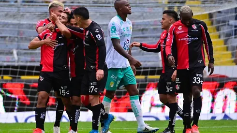 Los Zorros festejan el 2-0 anotado por Diego Barbosa.