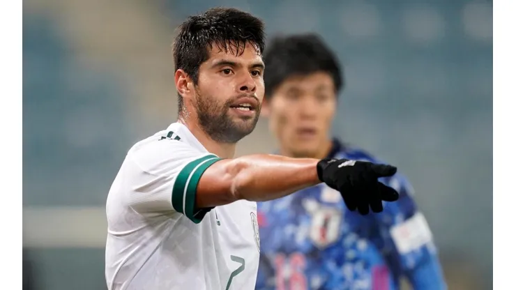 Néstor Araujo, duda para la triple fecha de Eliminatorias en octubre