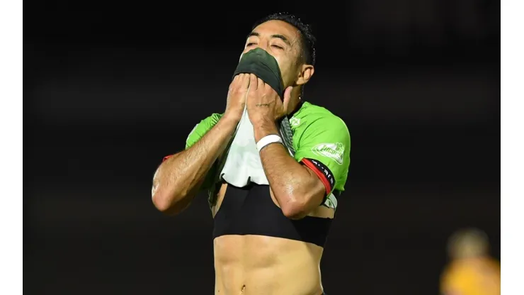 La nueva e insólita chamba de Marco Fabián mientras sigue libre
