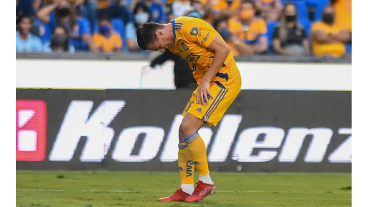 El momento de la lesión en el muslo de Florian Thauvin.