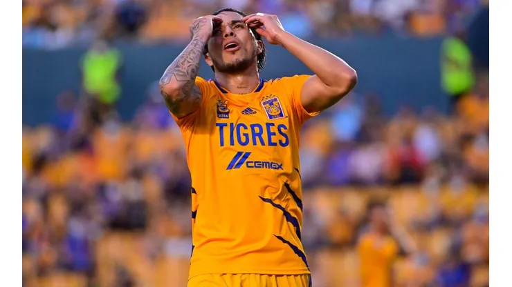 Carlos Salcedo, listo para saldar su apuesta por el Clásico Regio 126