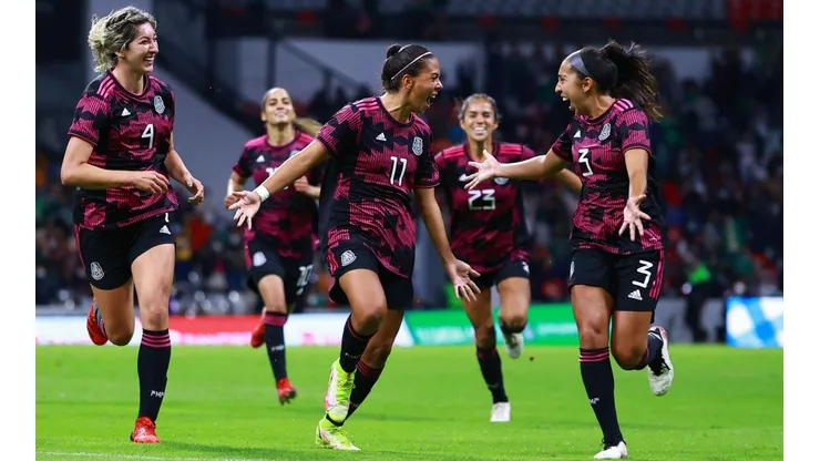 Selección de México sale victoriosa en el Estadio Azteca.