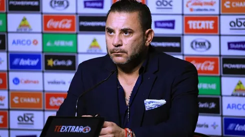 Antonio Mohamed niega acercamientos con Chivas