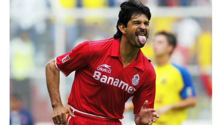 José Saturnino Cardozo se lució ese día con tres goles ante el América.
