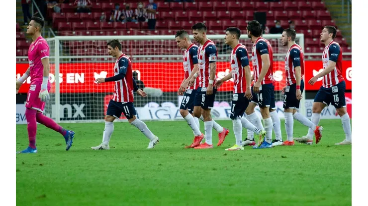 Chivas se fue abucheado al final del primer tiempo.
