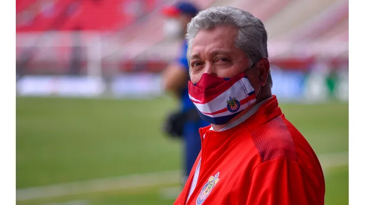 Víctor Vucetich, entrenador de Chivas de Guadalajara.