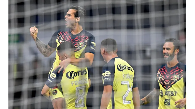 El 1-0 del América fue obra de la sociedad conformada por Layún, Benedetti y Fidalgo.