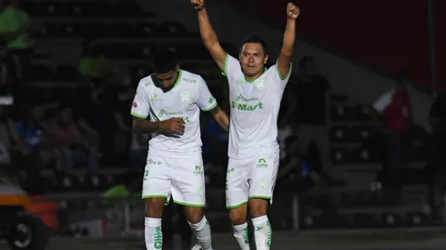 Velázquez pone a Juárez arriba en el marcador.