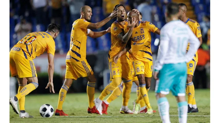 El colombiano Luis Quiñones salvó de la derrota a los Tigres con su gol en tiempo añadido.