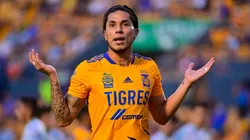 Carlos Salcedo es tundido por los fanáticos de Tigre.