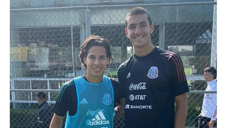 Diego Abreu con Diego Lainez en un entrenamiento de la selección mexicana.