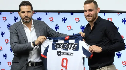 Duilio Davino y Vincent Janssen, el día de su llegada a Rayados.
