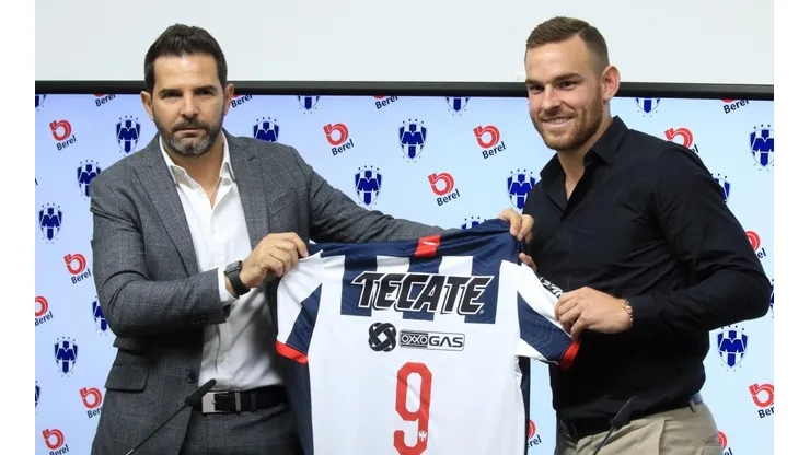 Duilio Davino y Vincent Janssen, el día de su llegada a Rayados.