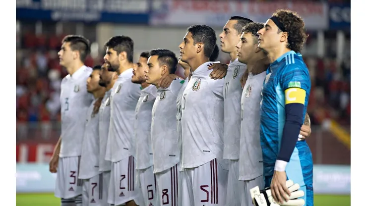 El Tricolor con los pies en la tierra