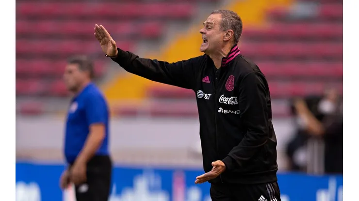 Jorge Theiler dirigió esta noche en lugar de Gerardo Martino.